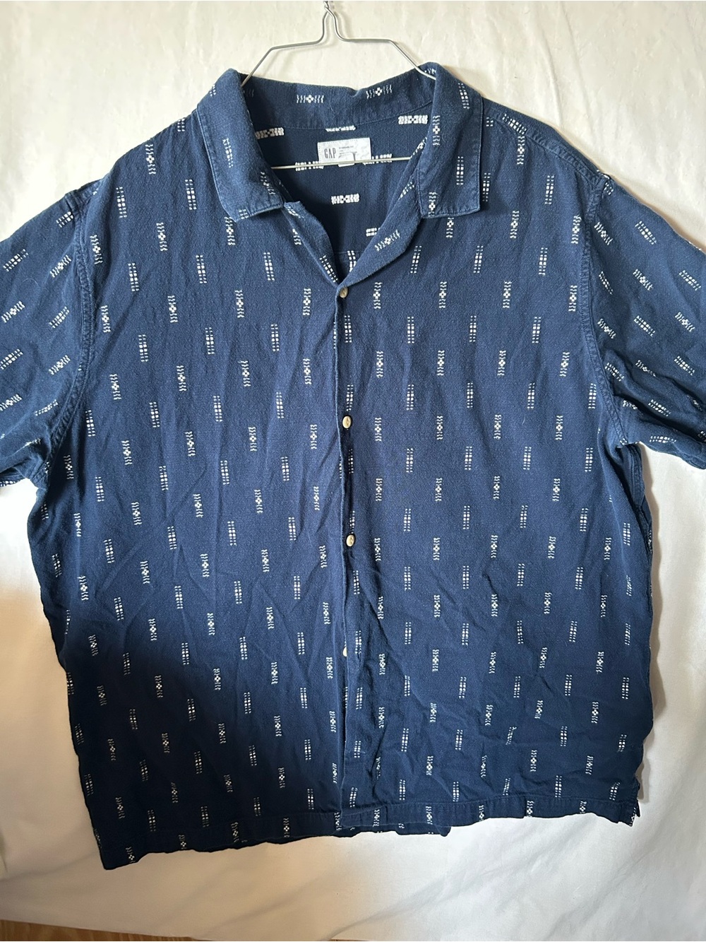 GAP Navy Button-Front Short-Sleeve Shirt with White Motif